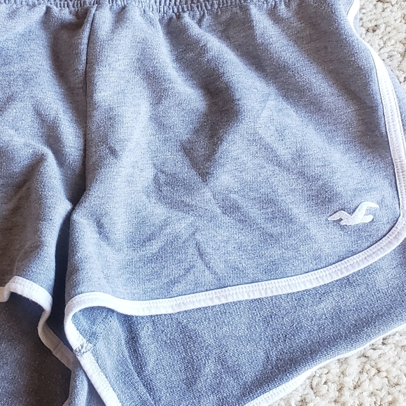 Hollister Grey & White Boxer Shorts - Picture 4 of 4